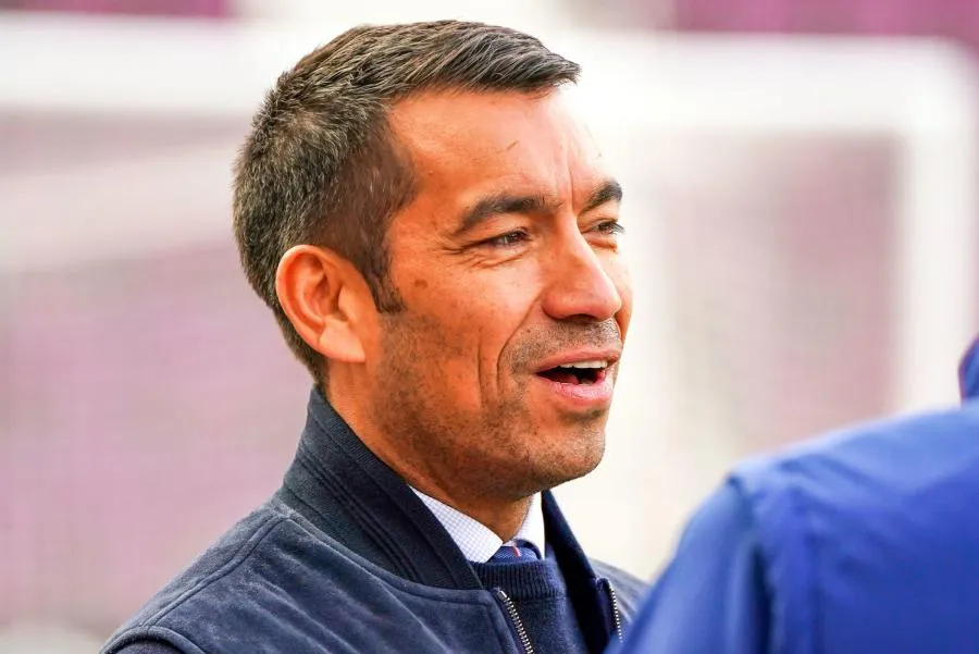 Van Bronckhorst, le coach des Rangers, appelle ses supporters à «<span style="font-size:50%">&nbsp;</span>ne pas causer de problèmes à Séville<span style="font-size:50%">&nbsp;</span>»