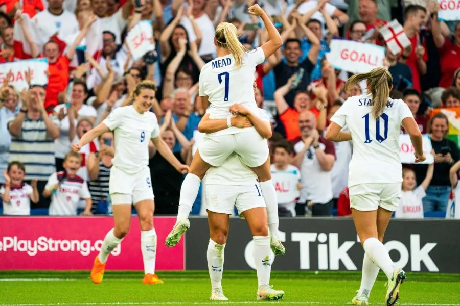 Short blanc, changement de règles