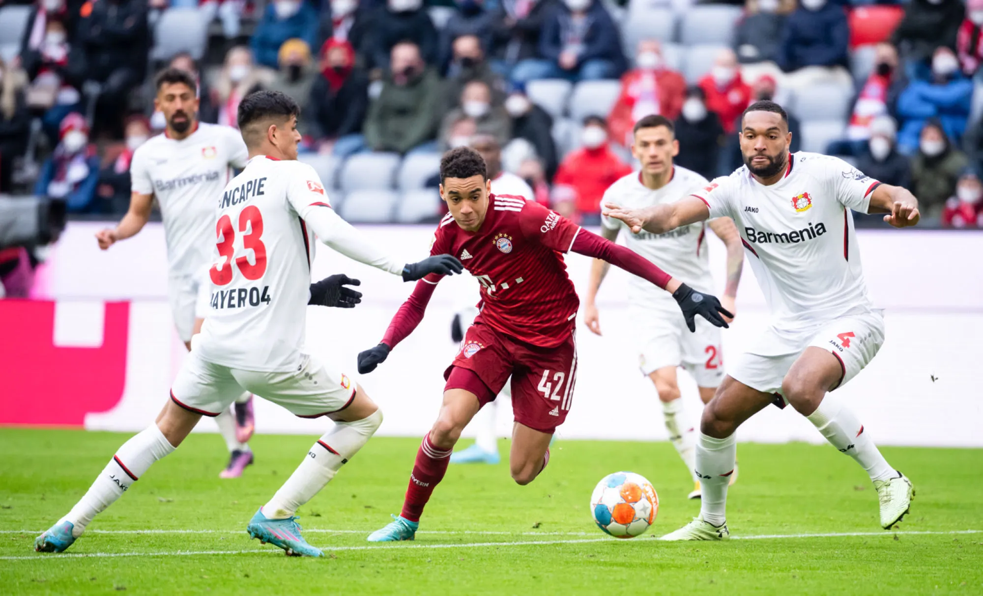 Leverkusen ralentit le Bayern, Leipzig rattrape Fribourg