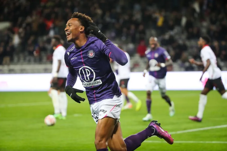 Toulouse se fâche, Auxerre enchaîne, le Paris FC coince