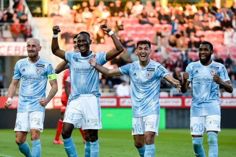 Ajaccio enquille, le Paris FC sur un fil, Dunkerque coule