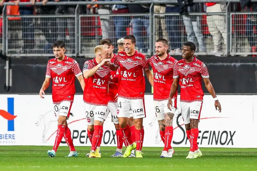 Valenciennes à la fête, Amiens, Le Havre et Sochaux ralentissent