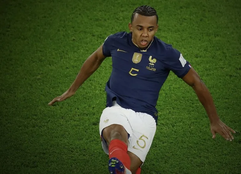 L&rsquo;accessoire de Jules Koundé qui fait parler pendant France-Pologne