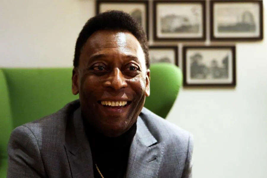 Le monde pleure le Roi Pelé