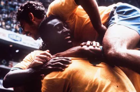 Et si Pelé était né en 1995 ?